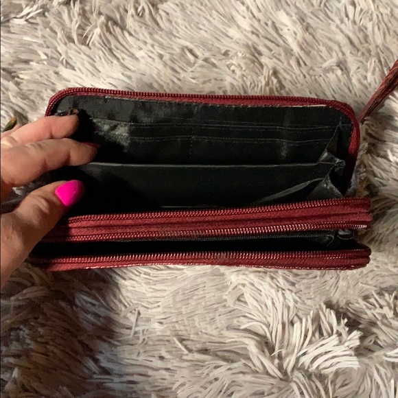 NWOT wristlet - Picture 4 of 4